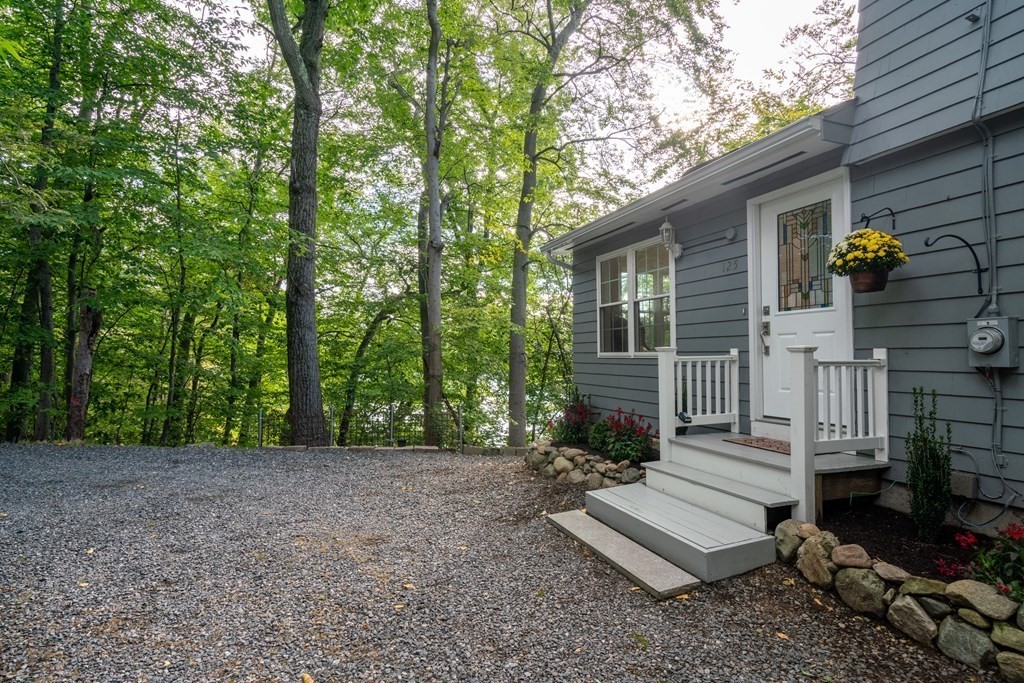 125 Dudley Road Wayland, MA 01778 - Photo 2 of 30 Gallery Image 2