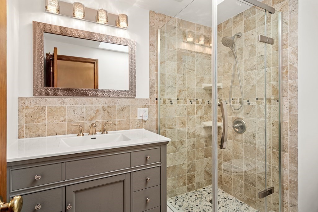 125 Dudley Road Wayland, MA 01778 - Photo 24 of 30 Gallery Image 24