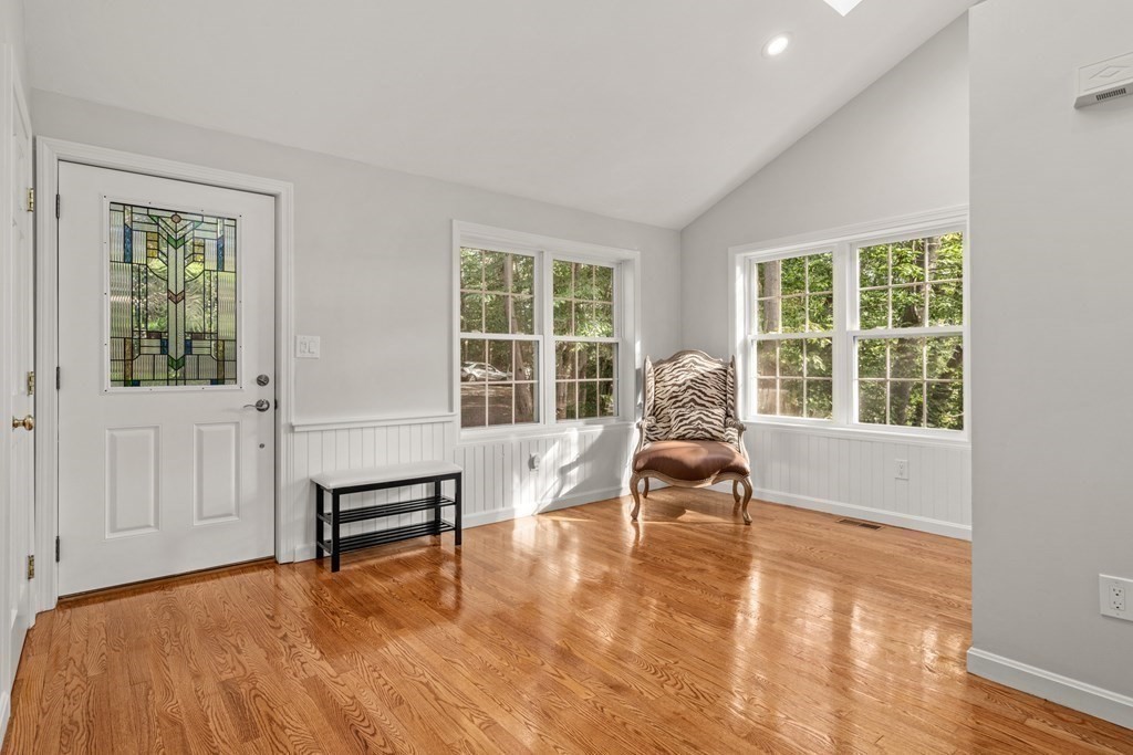 125 Dudley Road Wayland, MA 01778 - Photo 4 of 30 Gallery Image 4