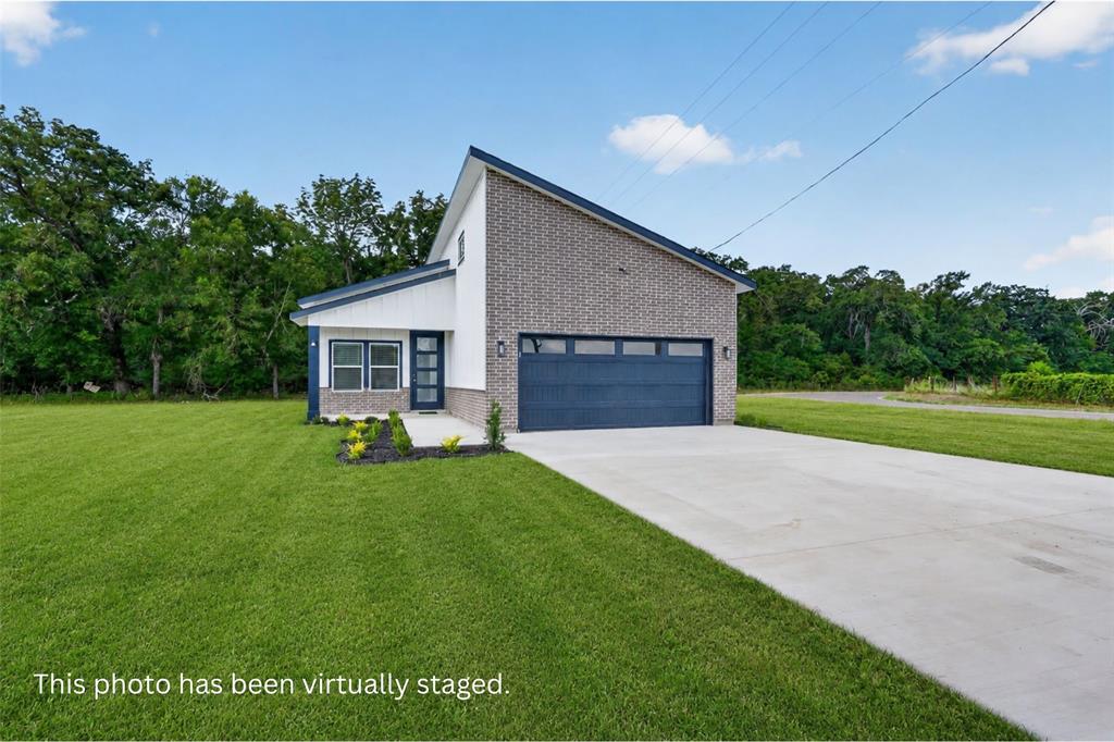 102 Shadywood Road Trinidad, TX 75163 - Photo 1 of 24 This home has been virtually staged for modeling purposes. Buyers to verify all details.