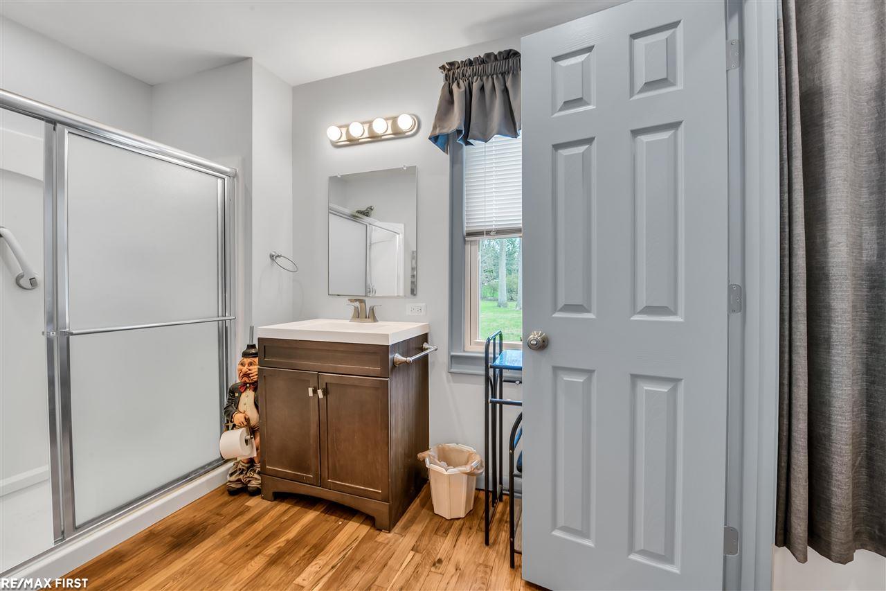 47969 Shelby Road Utica, MI 48317 - Photo 11 of 30 50078519-10.JPG