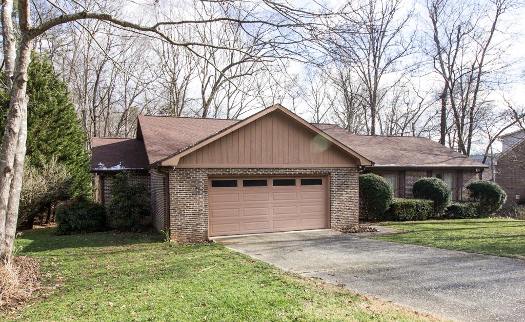 122 Mockingbird Lane Oak Ridge, TN 37830 - Photo 2 of 36 Left Front