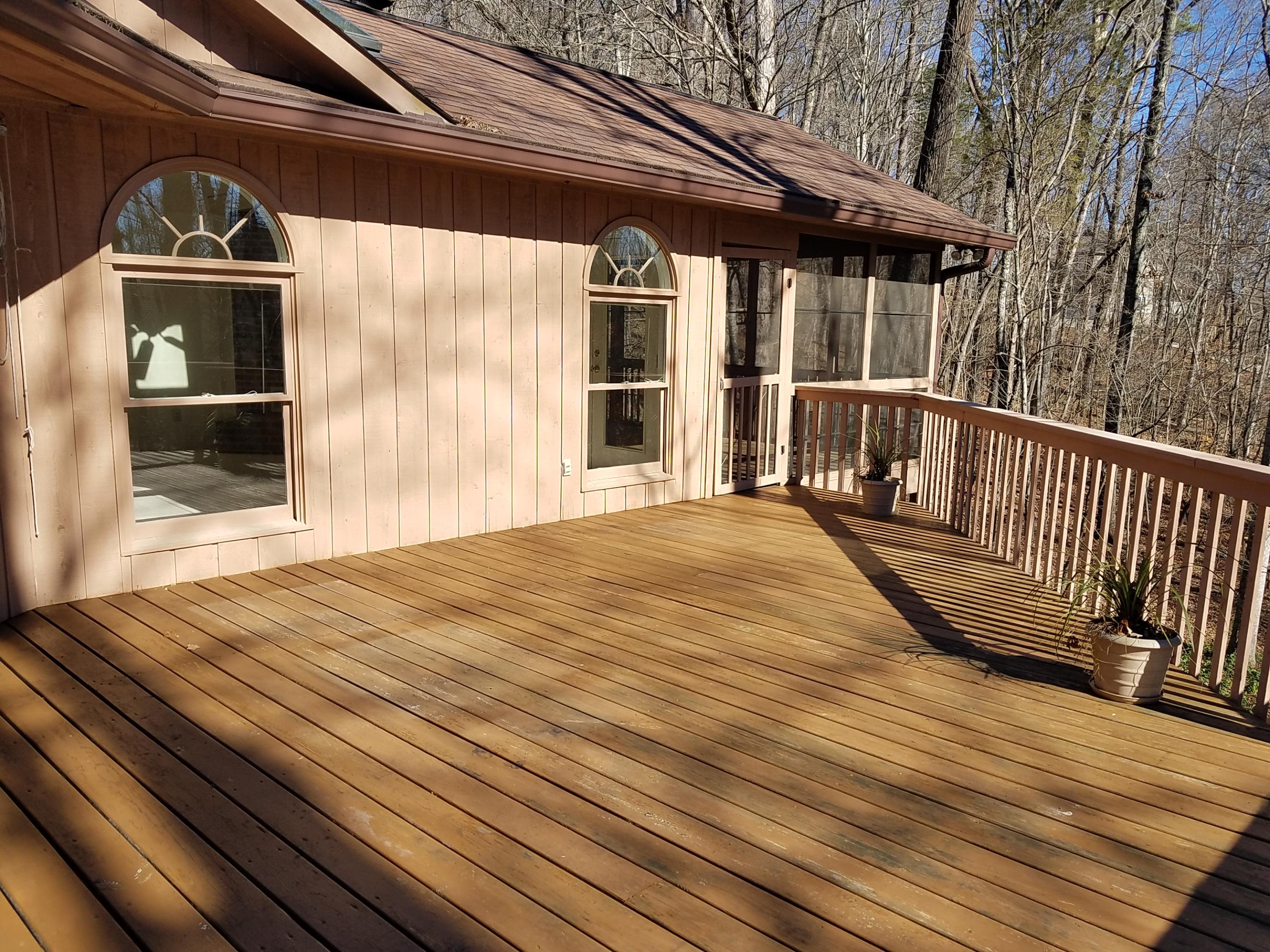 122 Mockingbird Lane Oak Ridge, TN 37830 - Photo 17 of 36 Deck2