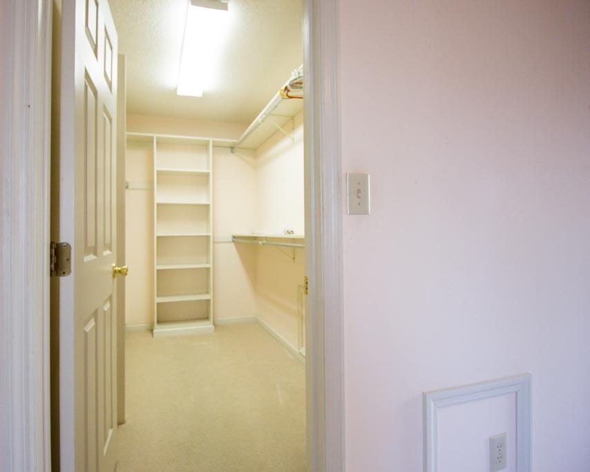 122 Mockingbird Lane Oak Ridge, TN 37830 - Photo 21 of 36 Master Closet