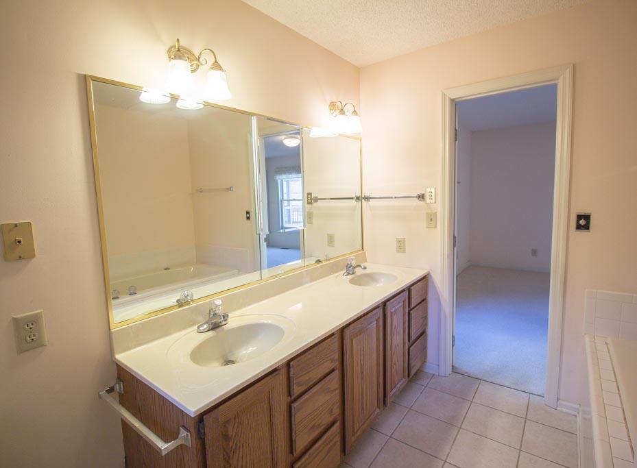 122 Mockingbird Lane Oak Ridge, TN 37830 - Photo 23 of 36 Master Bath 2