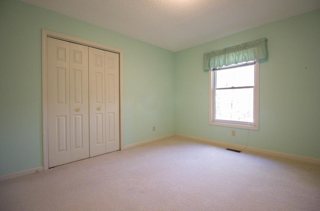 122 Mockingbird Lane Oak Ridge, TN 37830 - Photo 25 of 36 Bedroom2