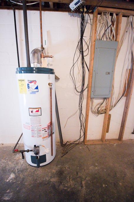 122 Mockingbird Lane Oak Ridge, TN 37830 - Photo 34 of 36 HW Tank and Electric