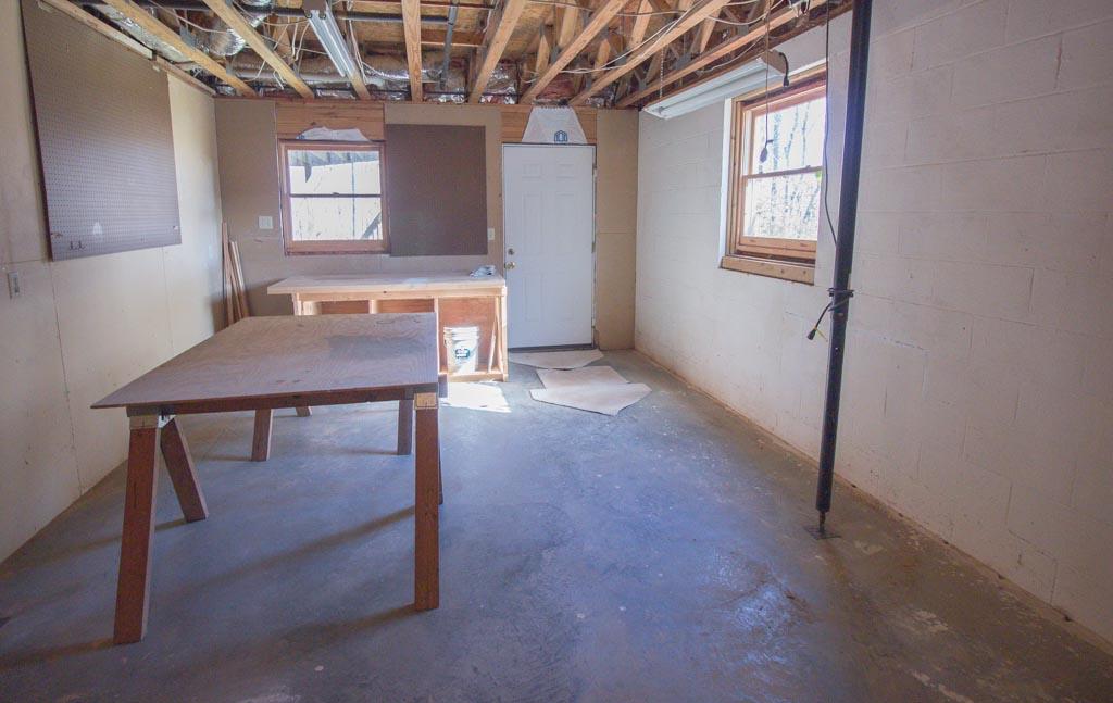 122 Mockingbird Lane Oak Ridge, TN 37830 - Photo 36 of 36 Basement Workshop