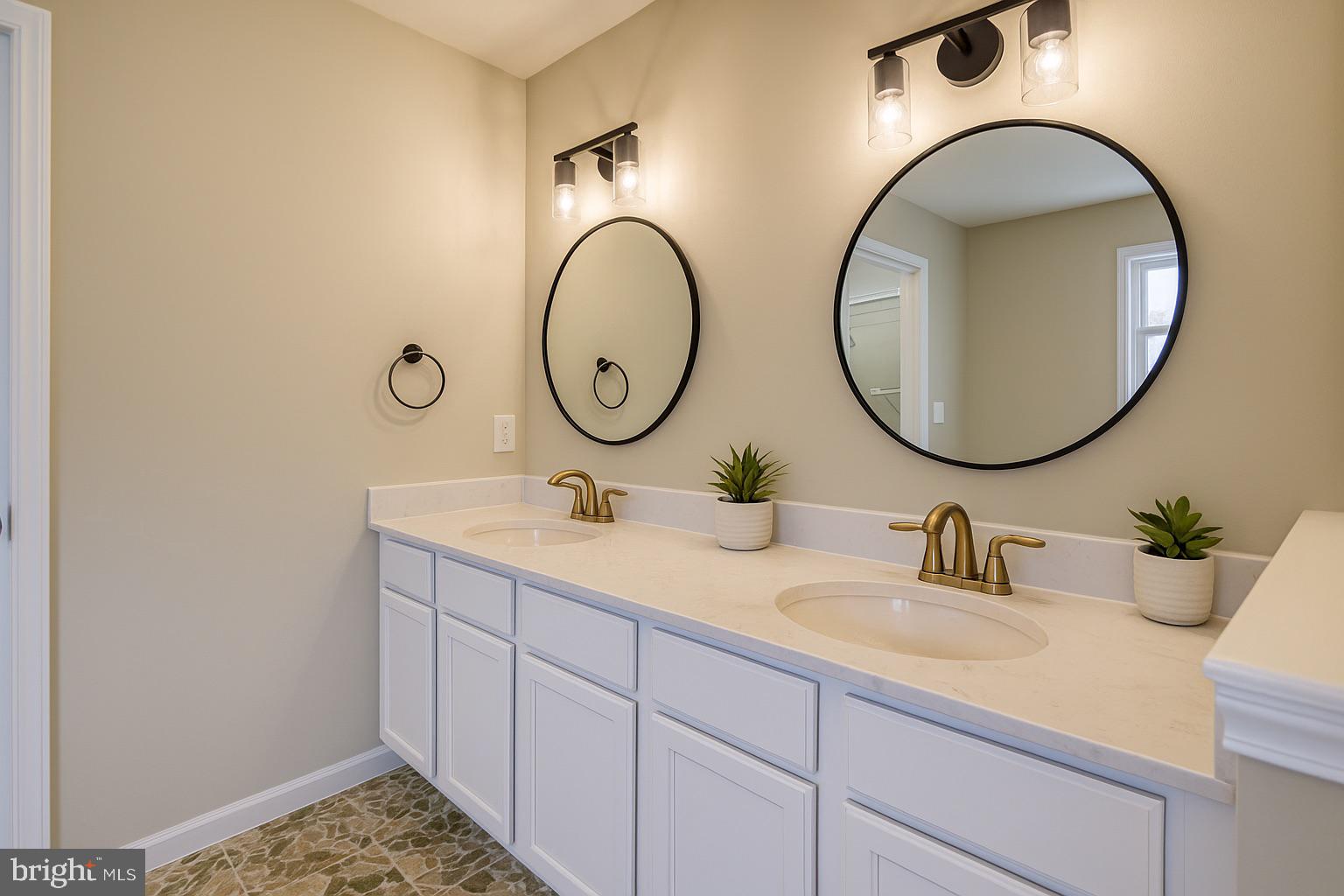 1430 Drummer Hill Road Front Royal, VA 22630 - Photo 15 of 36 Similar Layout - AI edited. For marketing purposes