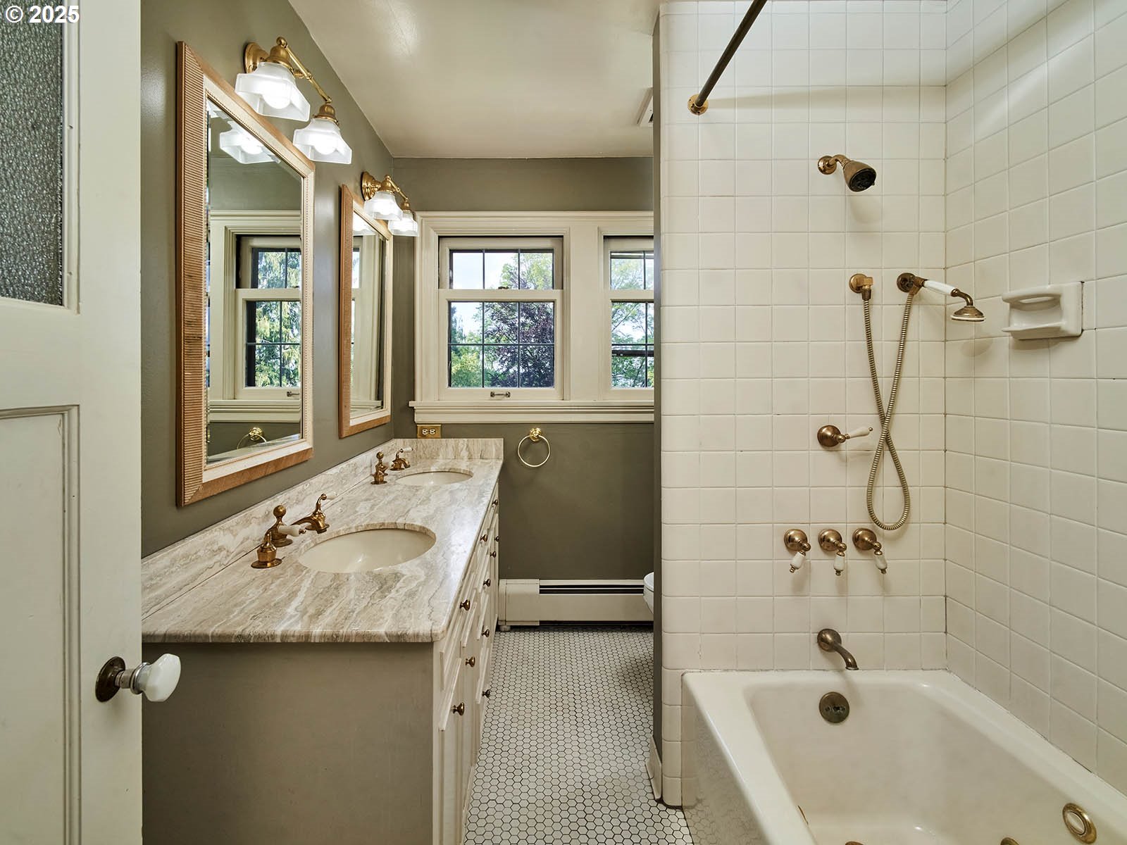 2611 Northwest Westover Road Portland, OR 97210 - Photo 24 of 32 Gallery Image 24