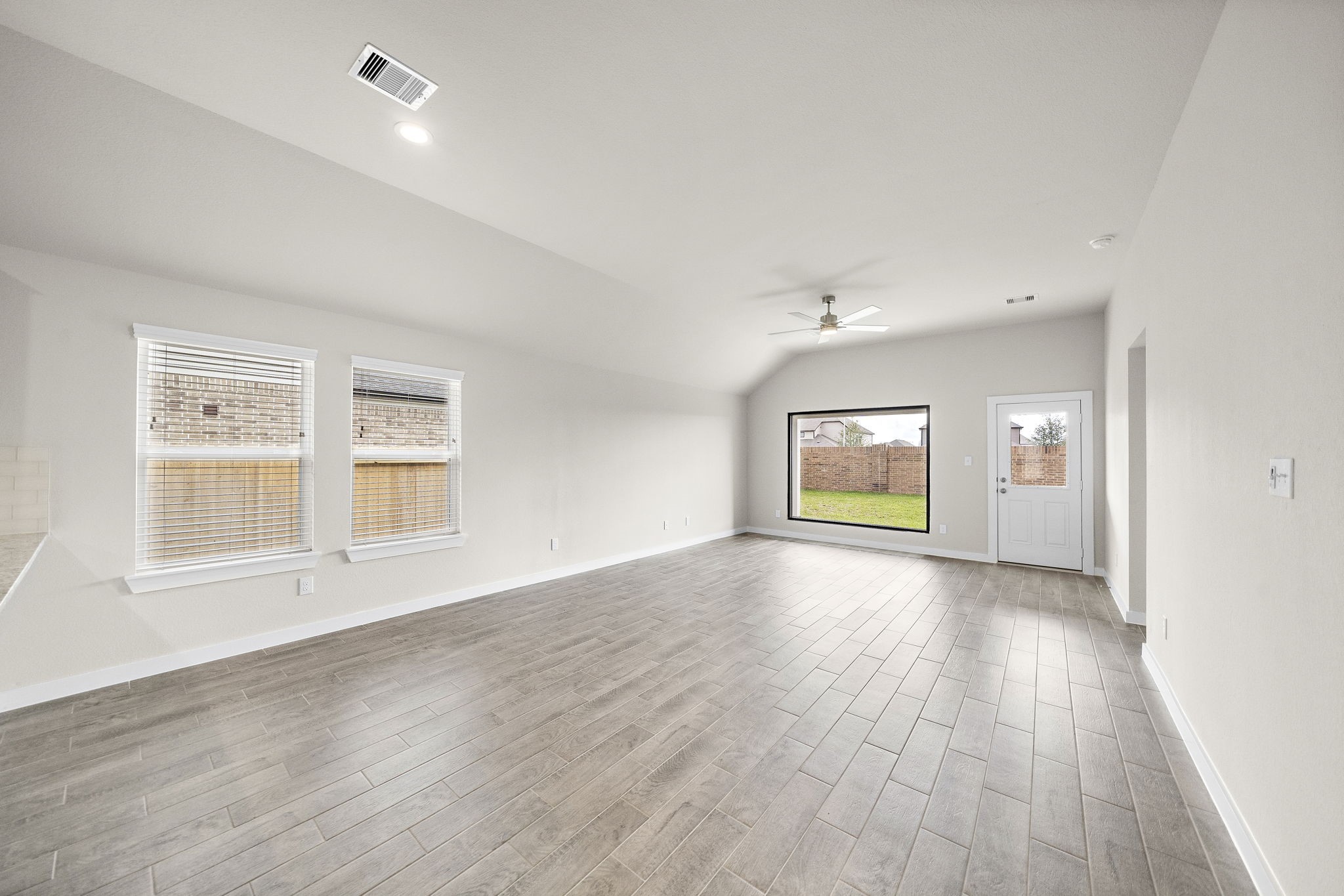 3327 Tilley Drive Rosenberg, TX 77471 - Photo 6 of 35