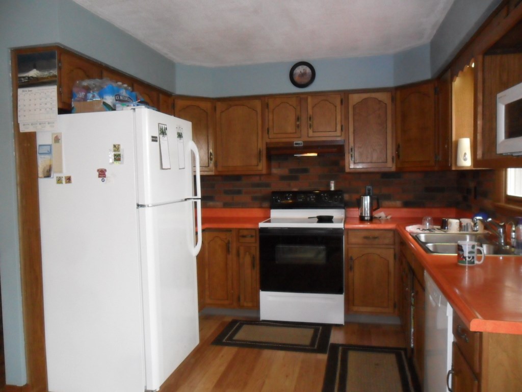 145 South 35 Road Cadillac, MI 49601 - Photo 9 of 22 1799507-8.JPG