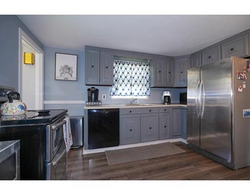 22 Hatherly Road Waltham, MA 02452 - Photo 5 of 25 Gallery Image 5