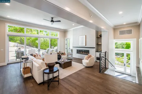 $3,980,000 | 84 Mossbridge Lane, Orinda, CA 94563