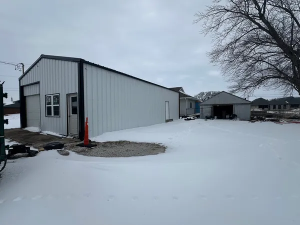 $95,000 | 800 South Main Street, Tuscola, IL 61953