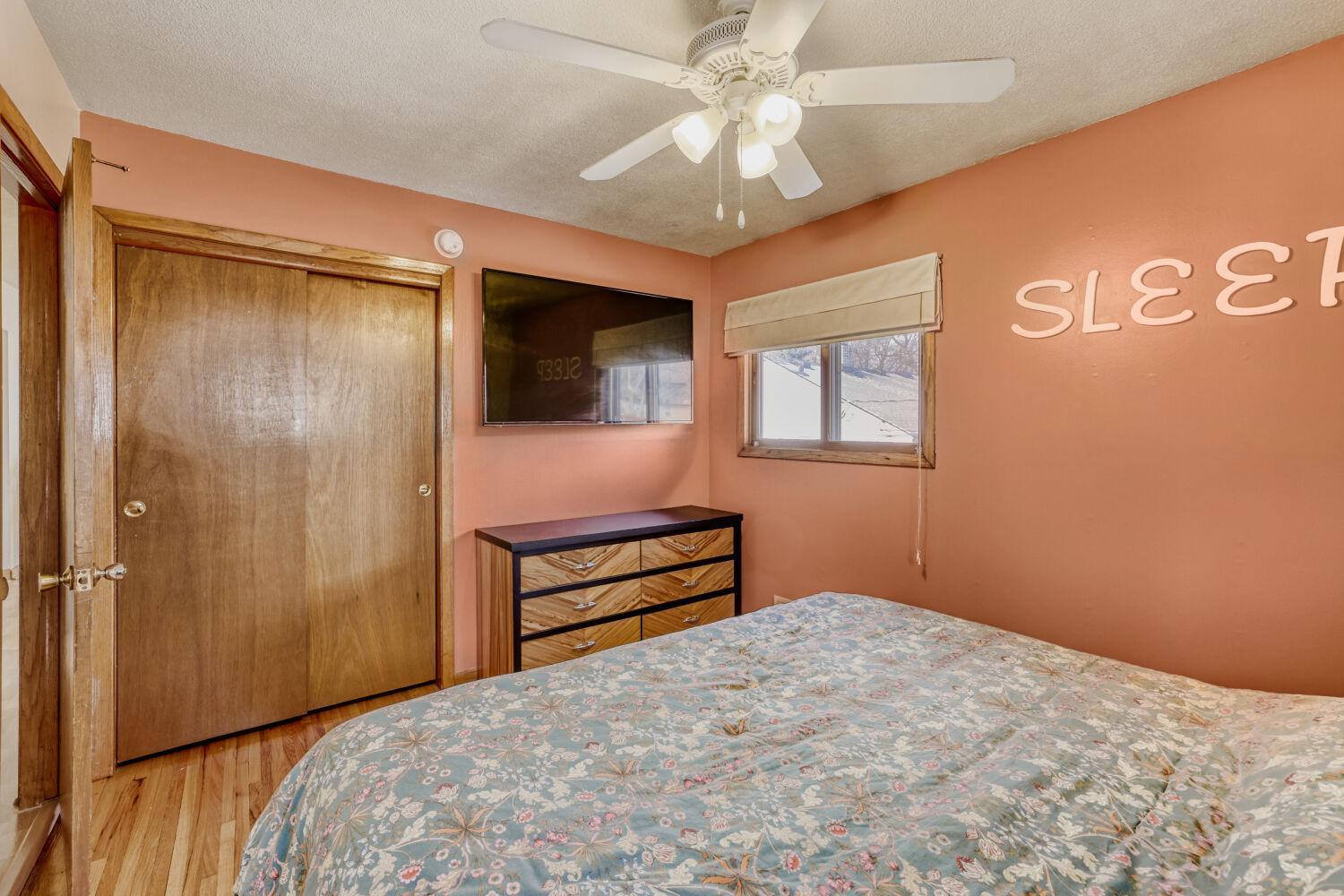 565 Hugo Street Northeast Fridley, MN 55432 - Photo 14 of 29