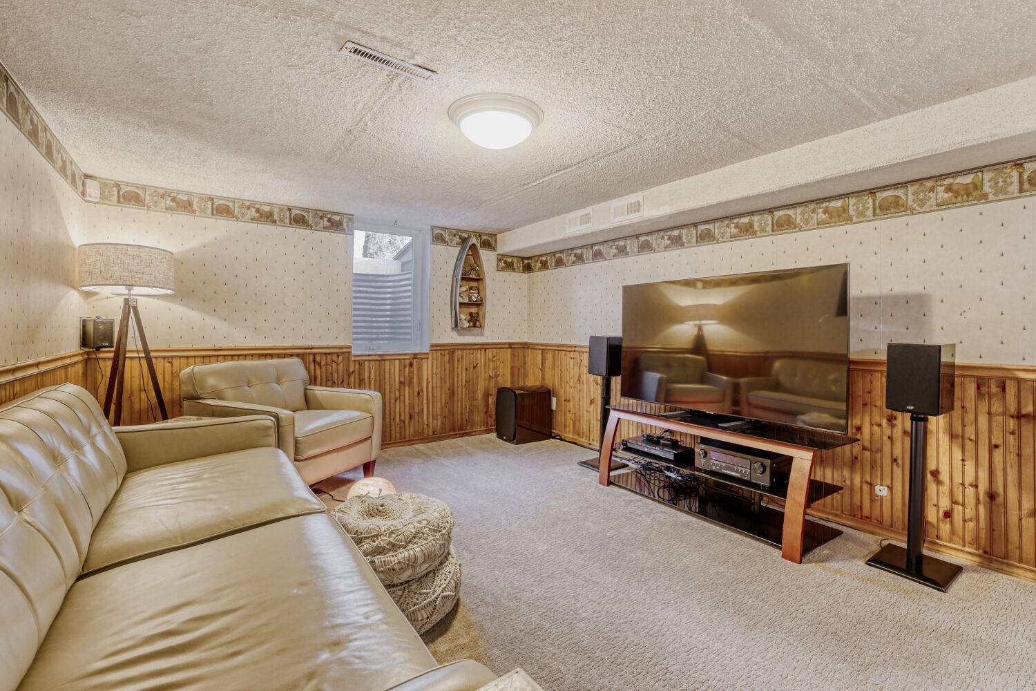 565 Hugo Street Northeast Fridley, MN 55432 - Photo 20 of 29