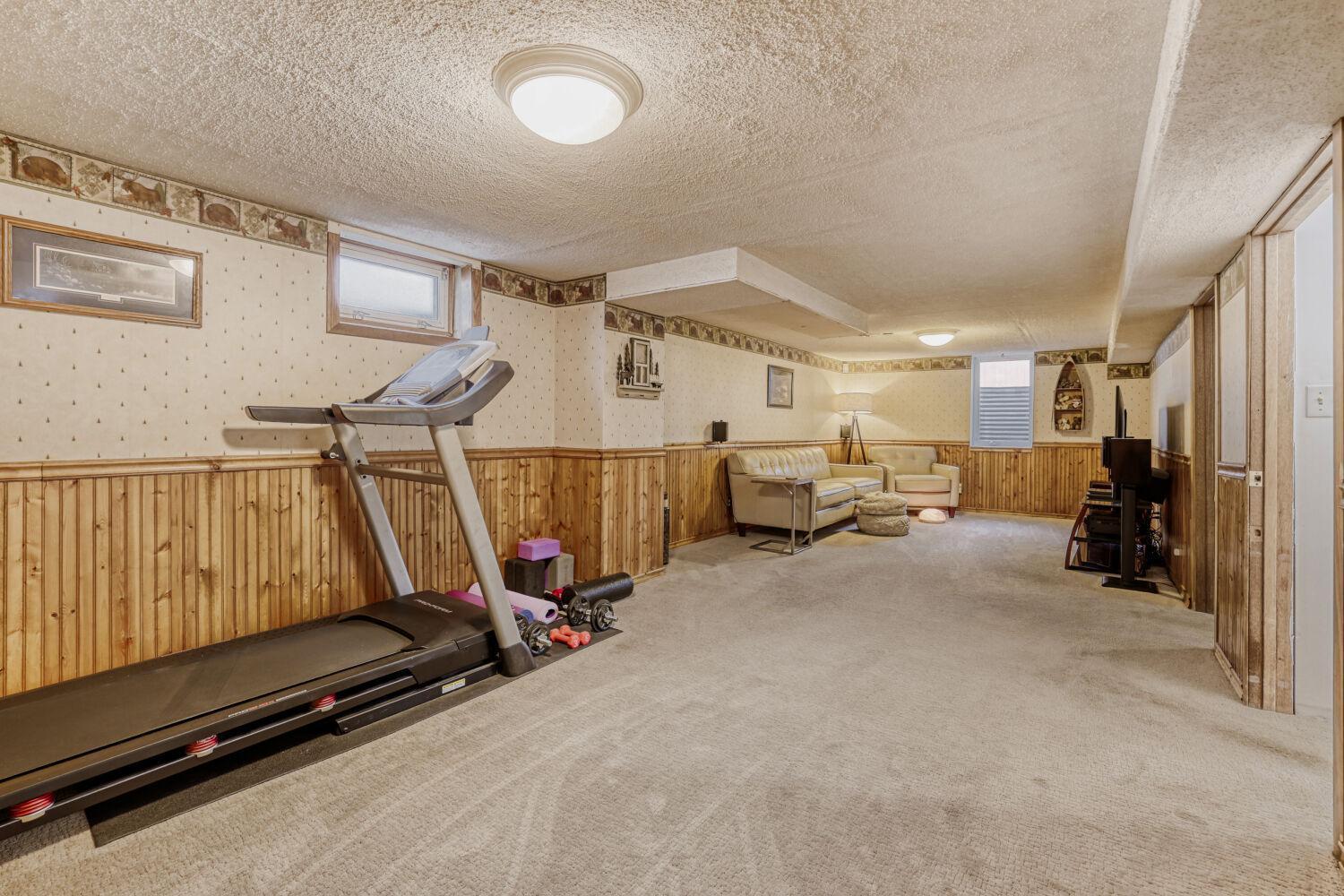 565 Hugo Street Northeast Fridley, MN 55432 - Photo 22 of 29