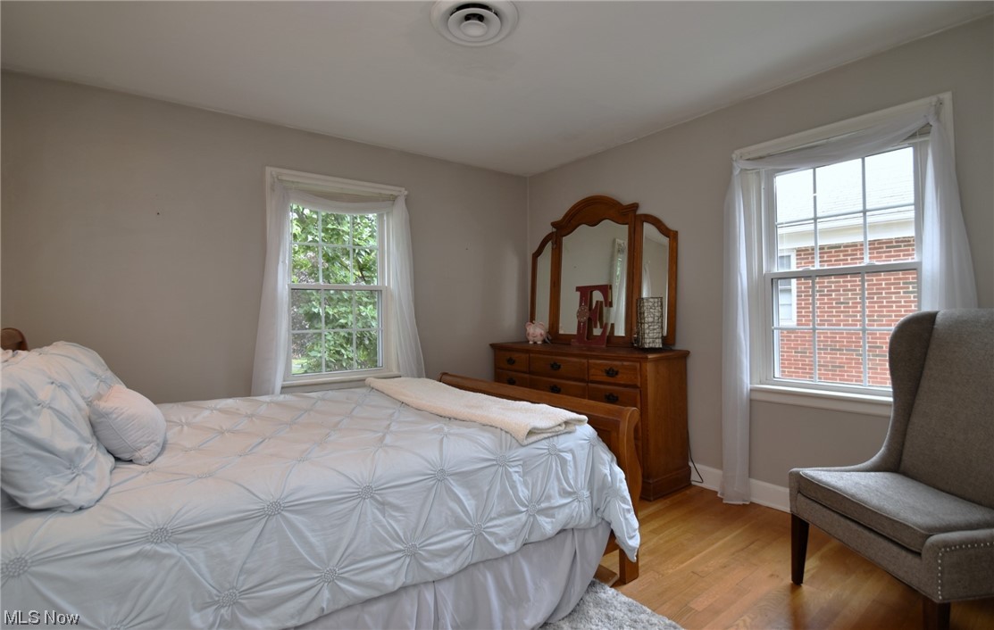 2447 Edgerton Road Cleveland, OH 44118 - Photo 23 of 34 Bedroom 2 shares bath