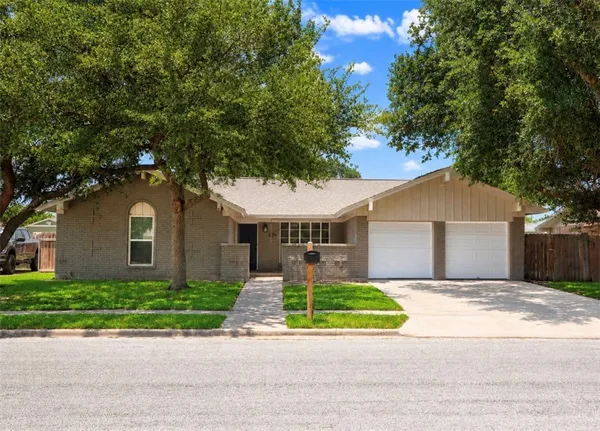 $2,000 | 225 Terlingua Drive, Portland, TX 78374