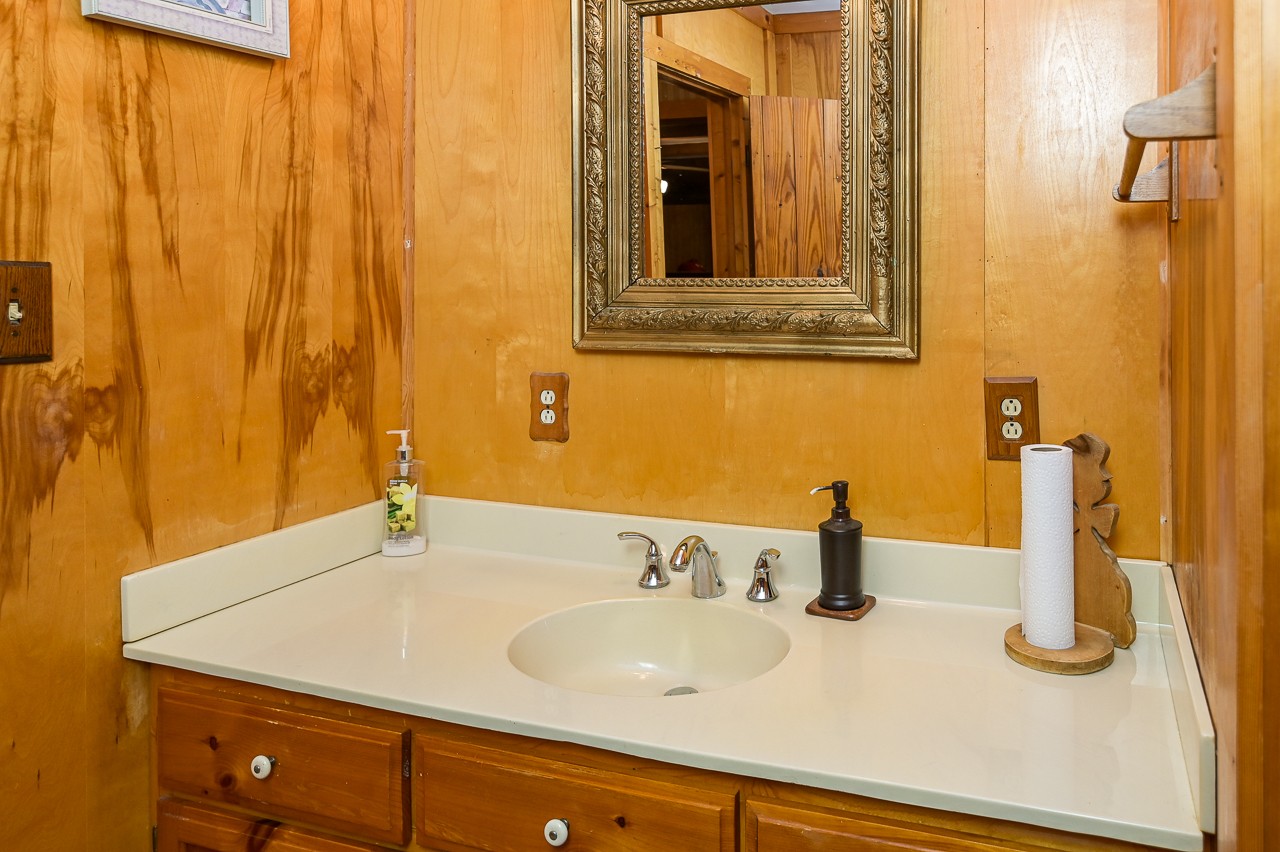 855 Hickory Drive Pulaski, TN 38478 - Photo 21 of 57 a bathroom with a sink and a mirror