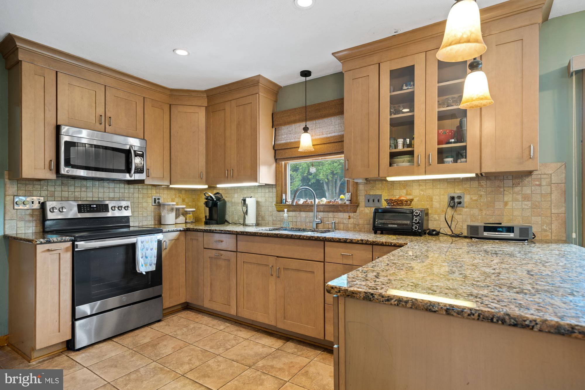 300 Edgebrook Road Robbinsville, NJ 08691 - Photo 6 of 46