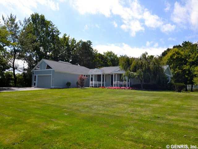 1495 Harris Road Penfield, NY 14580 - Photo 1 of 1 Exterior Front