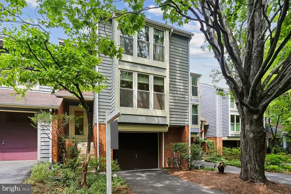 $725,000 | 11333 Orchard Lane, Reston, VA 20190