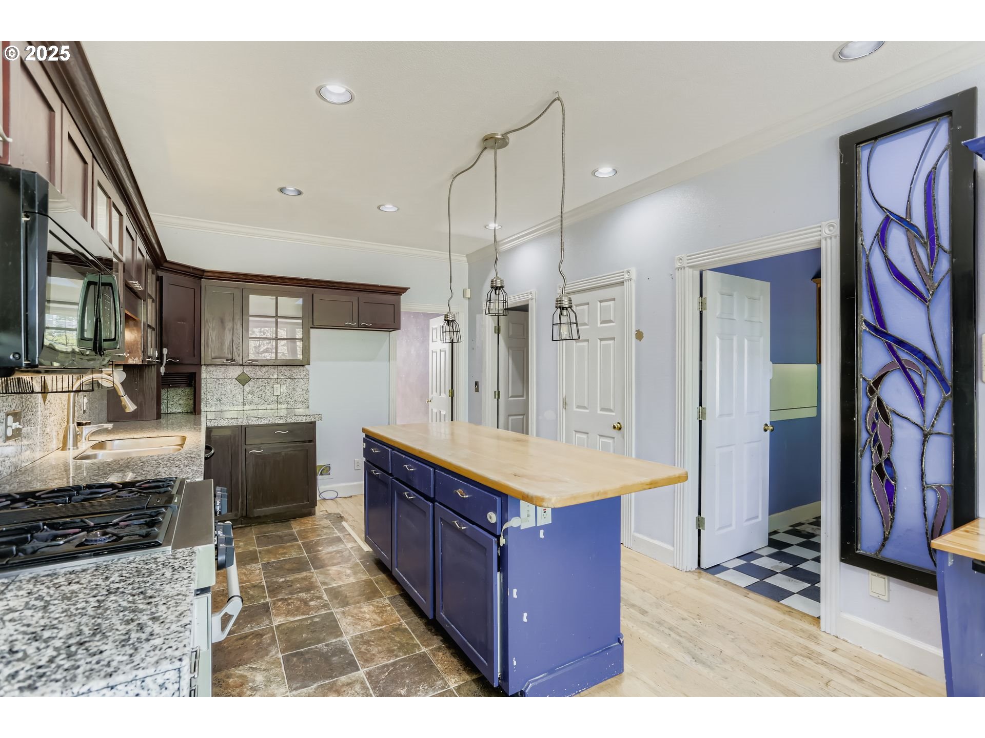 11939 Southwest Walker Road Beaverton, OR 97005 - Photo 9 of 31 Gallery Image 9