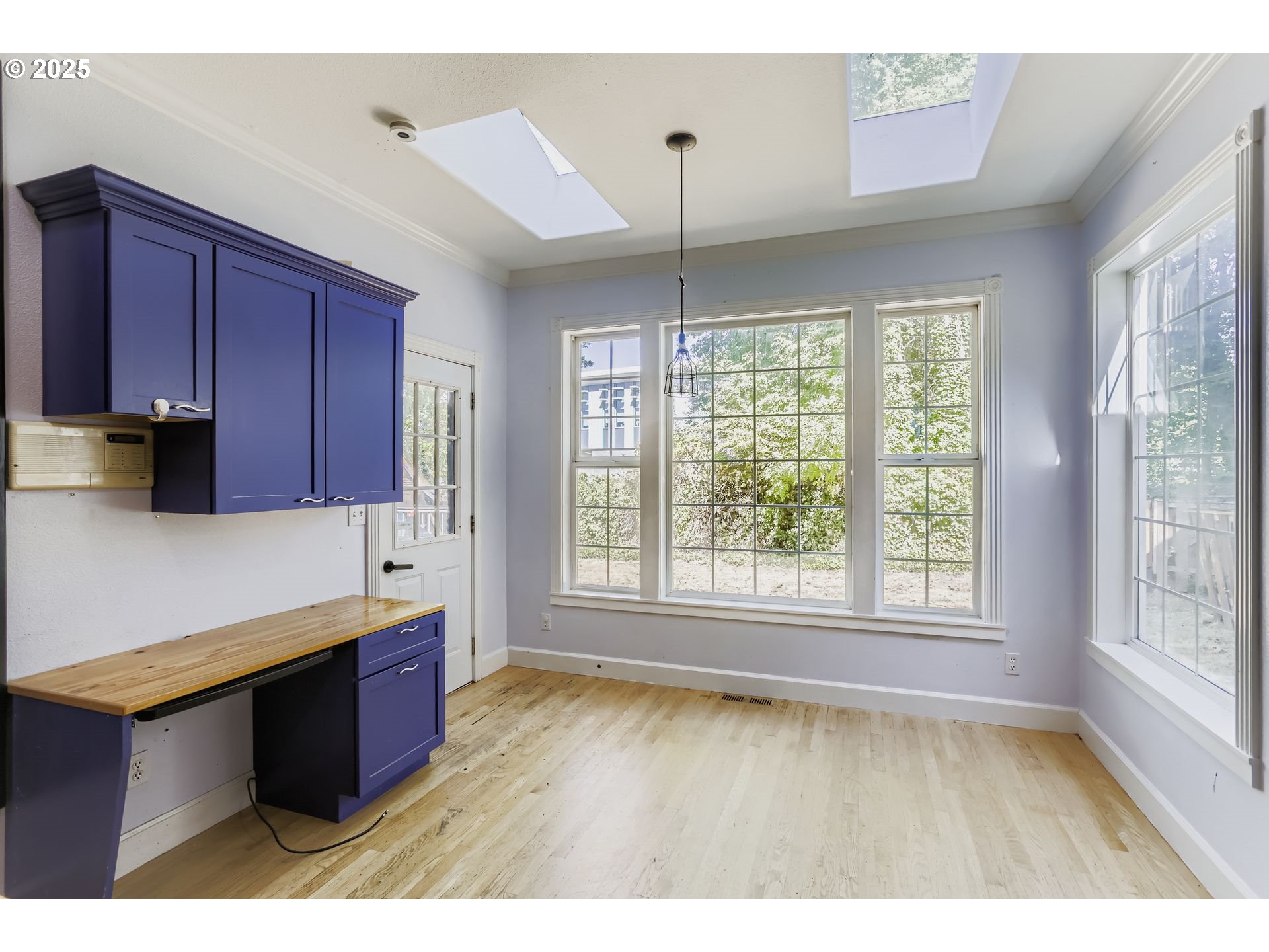 11939 Southwest Walker Road Beaverton, OR 97005 - Photo 10 of 31 Gallery Image 10