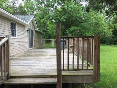6370 Johnson Road Flushing, MI 48433 - Photo 28 of 38 20441258-27.JPG