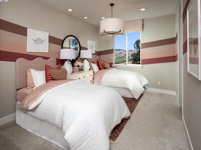 $1,019,990 | 360-360 Waypoint Drive, Napa, CA 94558