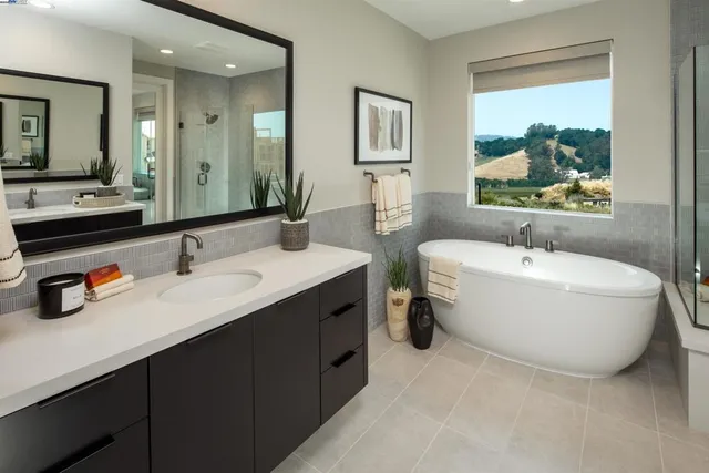 $1,019,990 | 360-360 Waypoint Drive, Napa, CA 94558