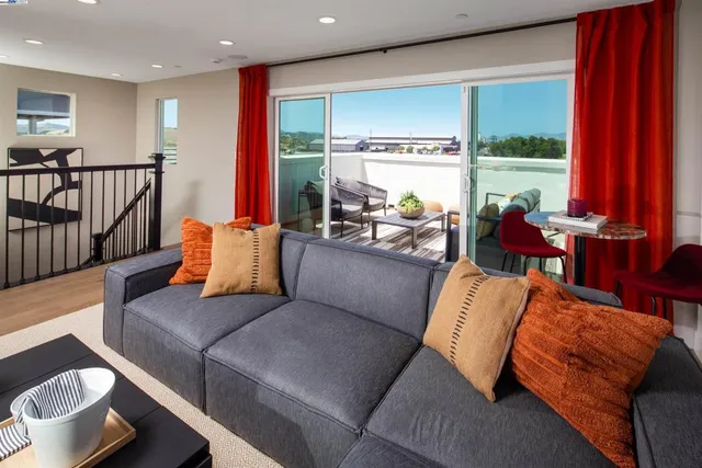 $1,019,990 | 360-360 Waypoint Drive, Napa, CA 94558