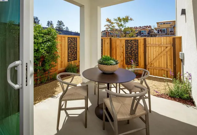 $1,019,990 | 360-360 Waypoint Drive, Napa, CA 94558