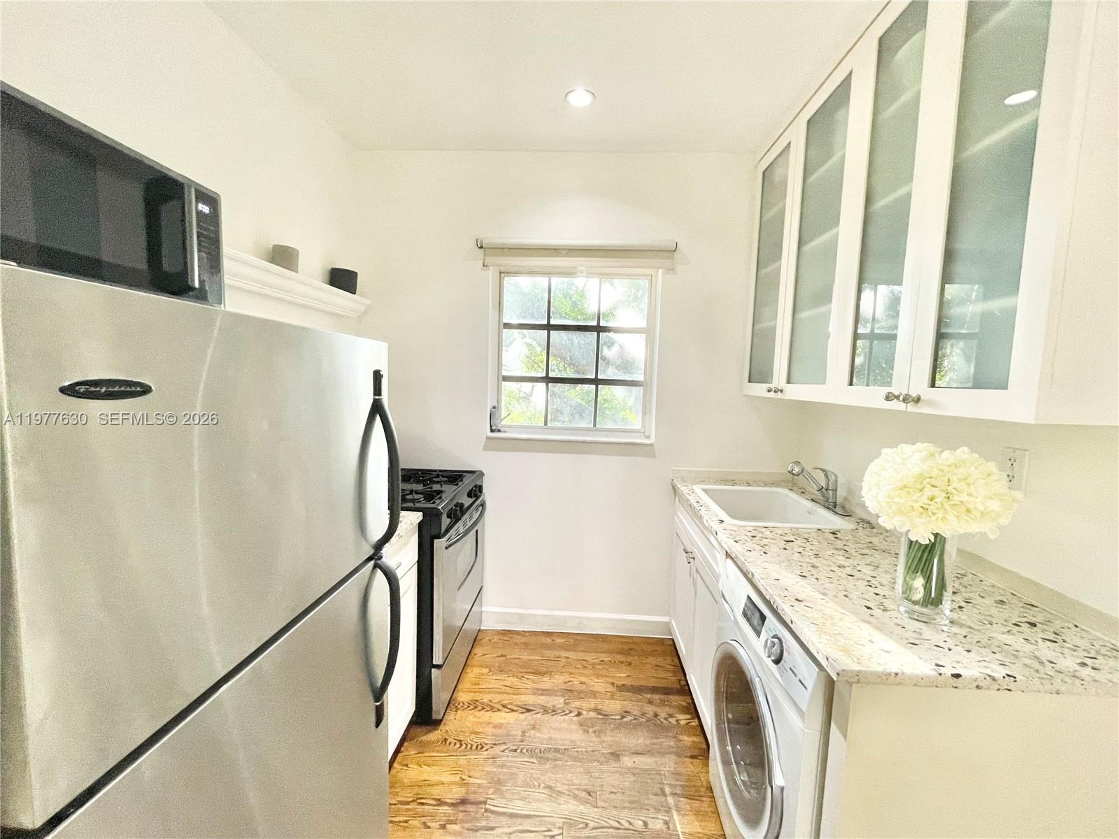 439 15th Street, Unit 18 Miami Beach, FL 33139 - Photo 12 of 19