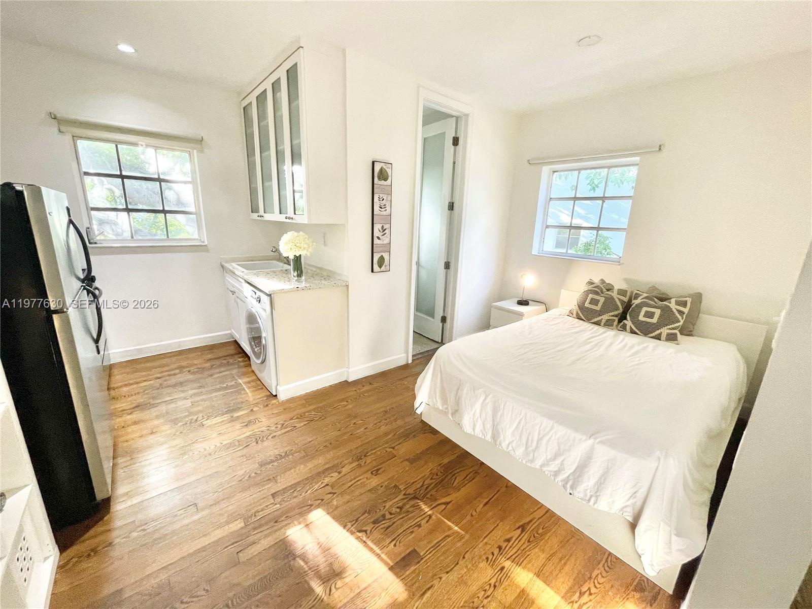 439 15th Street, Unit 18 Miami Beach, FL 33139 - Photo 9 of 19