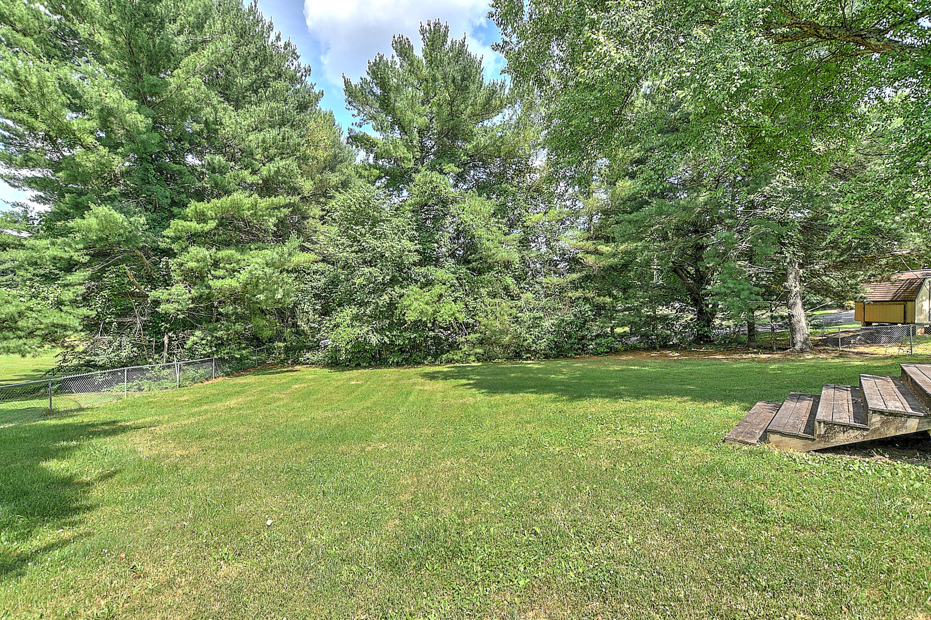 328 Lynn Road Johnson City, TN 37604 - Photo 23 of 28 328 Lynn Rd-27