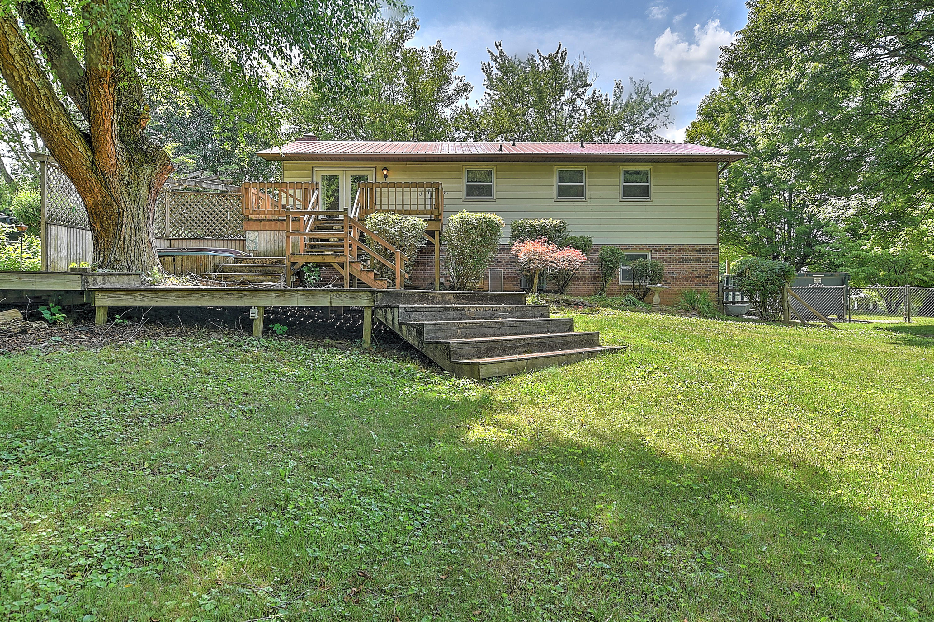 328 Lynn Road Johnson City, TN 37604 - Photo 26 of 28 328 Lynn Rd-30