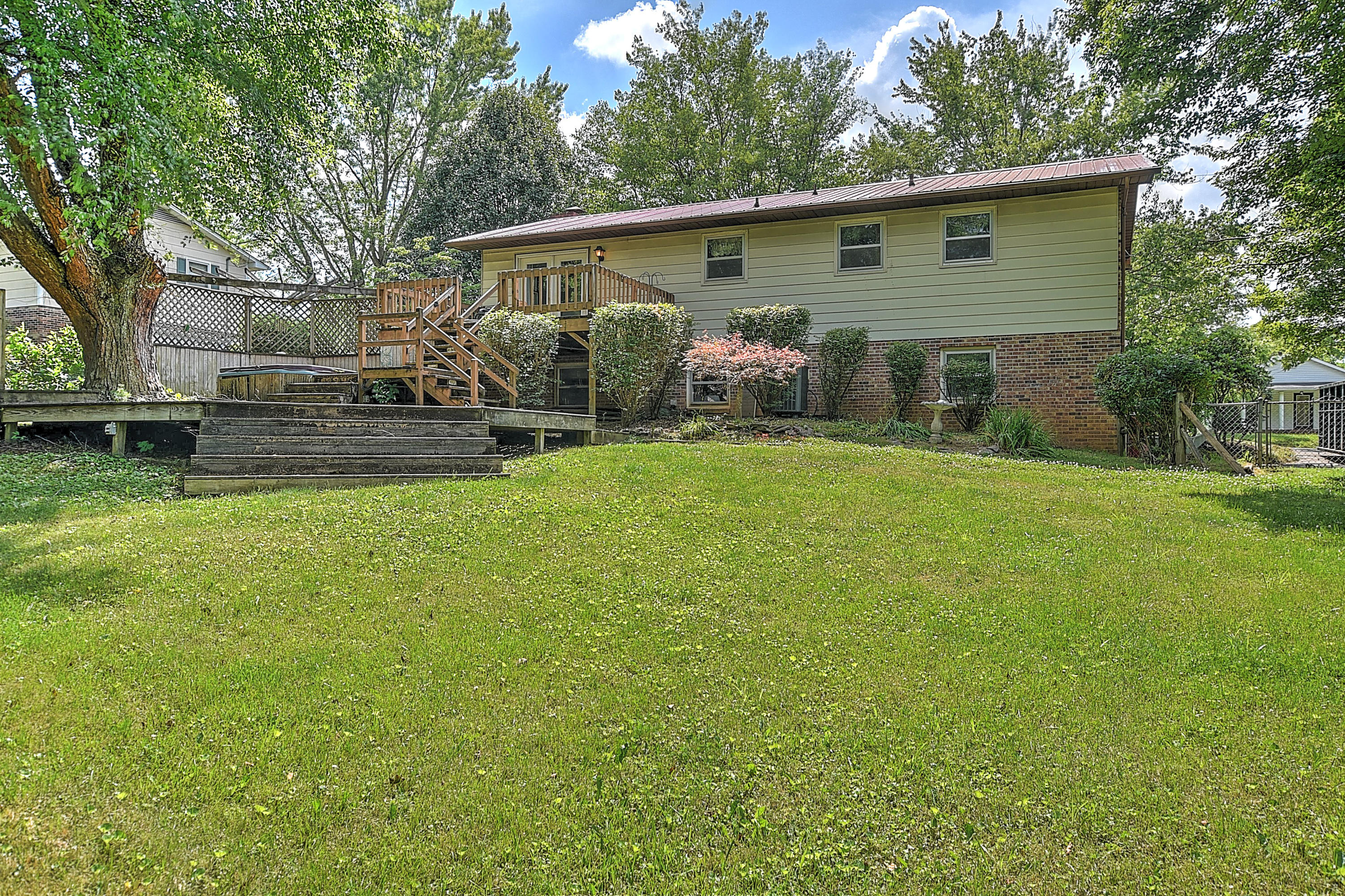 328 Lynn Road Johnson City, TN 37604 - Photo 27 of 28 328 Lynn Rd-31