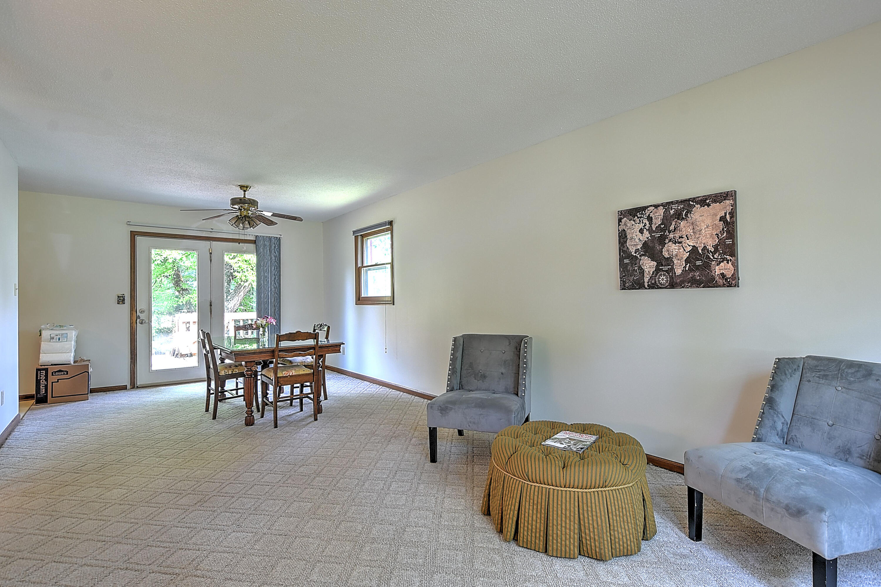 328 Lynn Road Johnson City, TN 37604 - Photo 4 of 28 328 Lynn Rd-5
