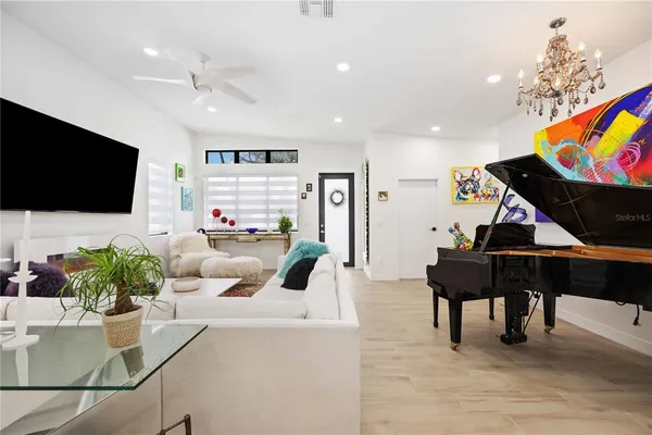 $3,850 | 7520 North Coolidge Avenue, Tampa, FL 33614