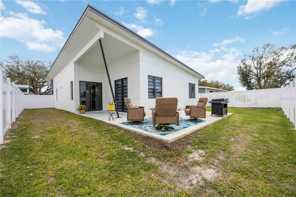 $3,850 | 7520 North Coolidge Avenue, Tampa, FL 33614