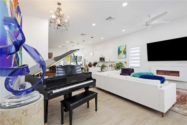 $3,850 | 7520 North Coolidge Avenue, Tampa, FL 33614