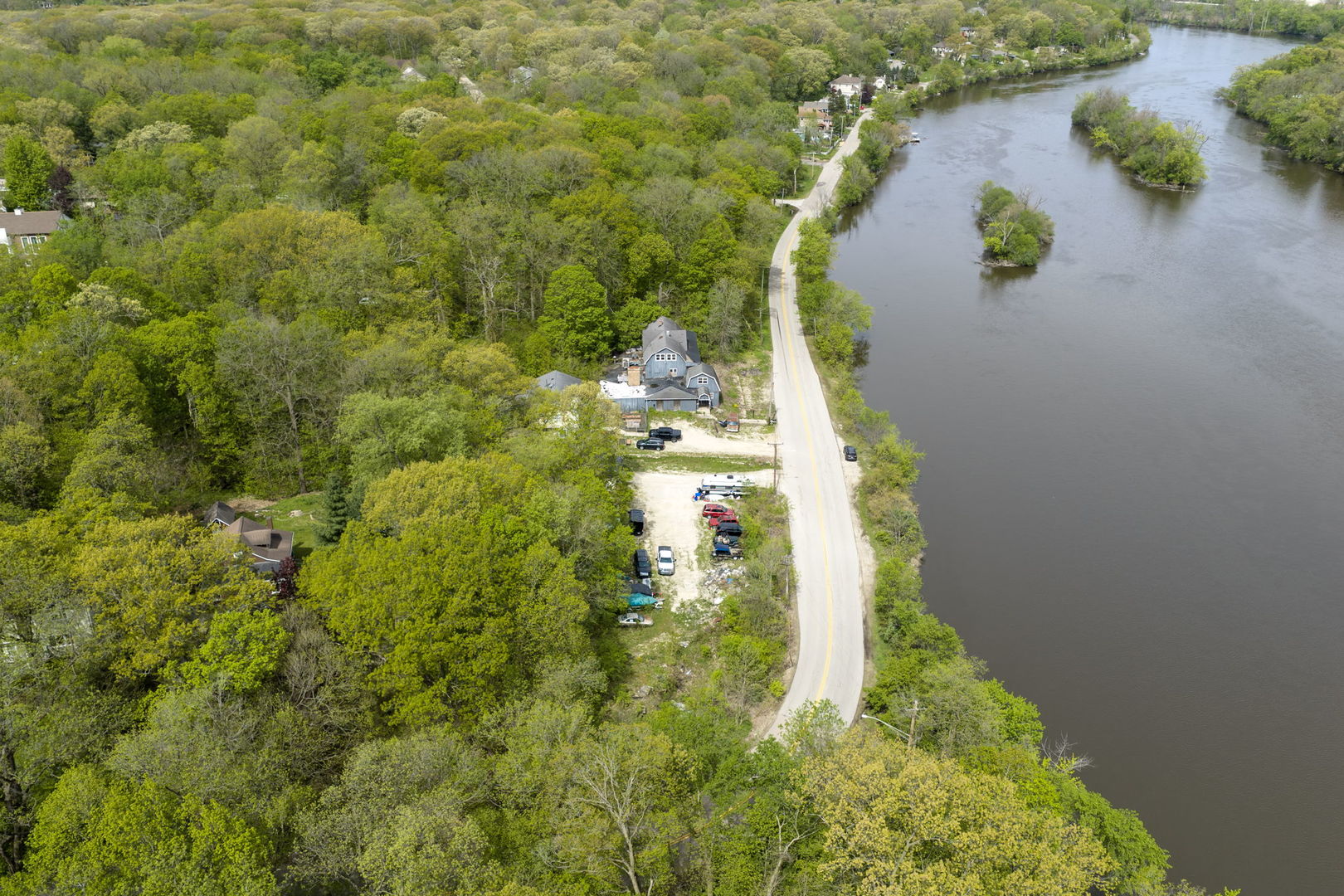 35W333 Riverside Drive St. Charles, IL 60174 - Photo 9 of 29