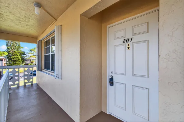 $140,000 | 1721 Northwest 20th Avenue, Unit 201, Delray Beach, FL 33445