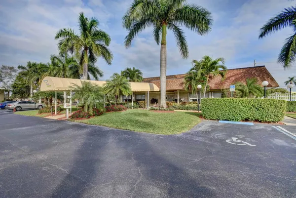 $140,000 | 1721 Northwest 20th Avenue, Unit 201, Delray Beach, FL 33445