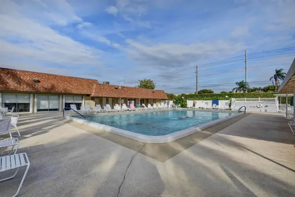 $140,000 | 1721 Northwest 20th Avenue, Unit 201, Delray Beach, FL 33445