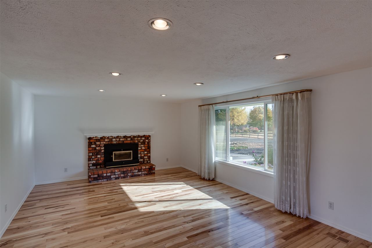 11805 North Cheyenne Road Mead, WA 99021 - Photo 3 of 19 Gallery Image 3