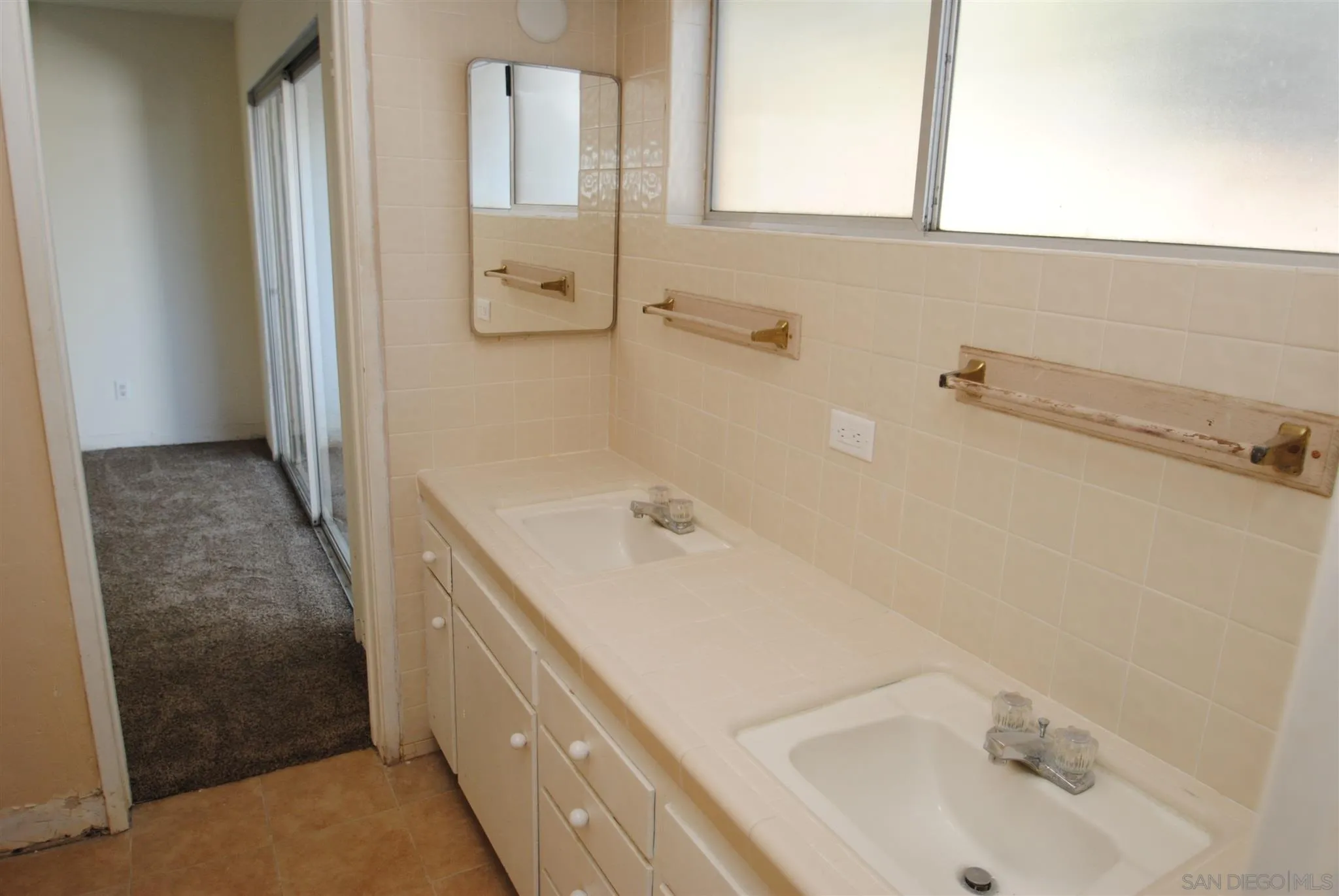 4826 New Ranch Road El Cajon, CA 92020 - Photo 12 of 19 a bathroom with a sink and a tub